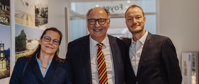 (von links nach rechts) Dr. Sabine Leppek, Christoph Verenkotte, Dr. Christian Schulz (verweist auf: Hochschulleitung verabschiedet Präsident Christoph Verenkotte (BVA))